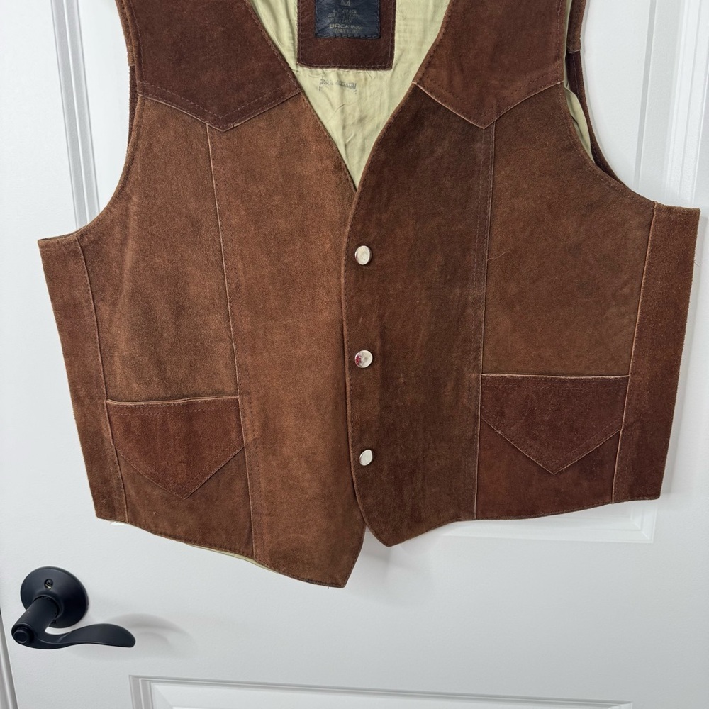 Leather made in Mexico Dark Brown Vest with Wildlife Design medium - Picture 4 of 7